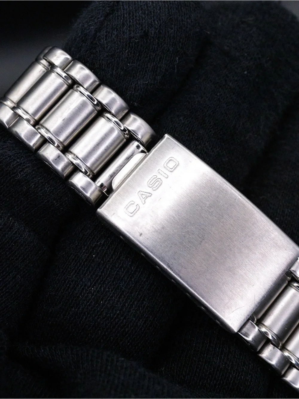Casio Rare MD-516 Vintage 38mm Date JDM Import Quartz Watch